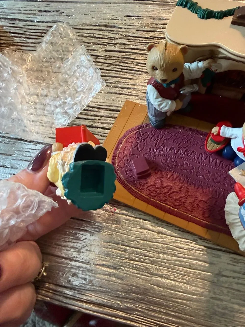 Hallmark The Bearingers Keepsake Ornaments Set of 4 PLUS Light Up Base EUC